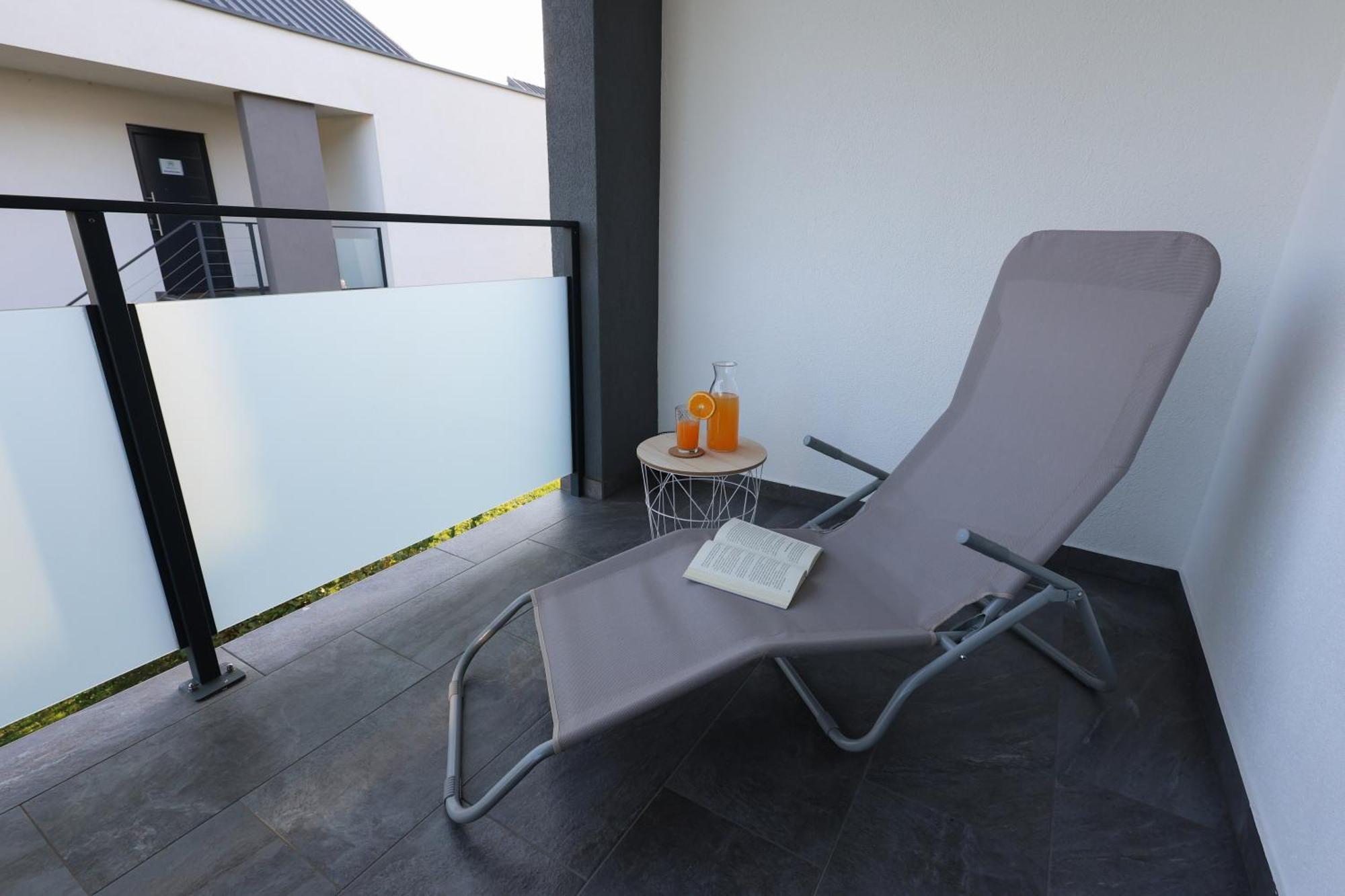 White Mountain Apartment บานอฟซี ภายนอก รูปภาพ